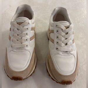 Veronica Beard Valentina Sneakers size 8